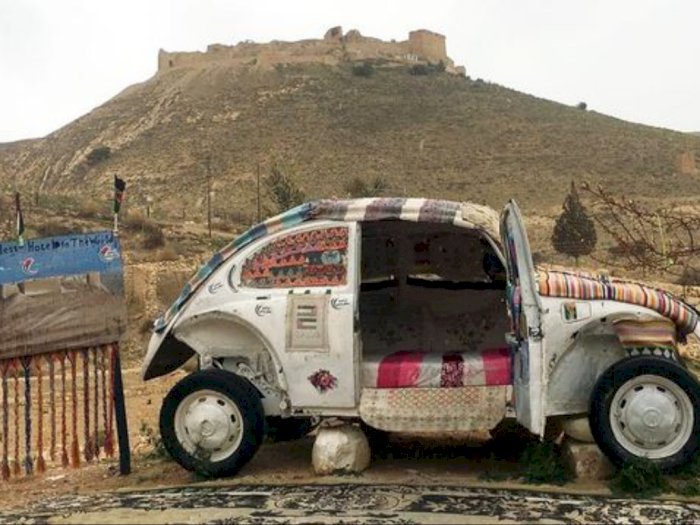 Di Yordania, VW Beetle Dirombak Jadi Hotel Terkecil di Dunia