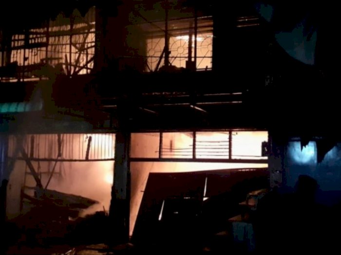 Di Pasar Tavip Binjai, Tiga Ruko Hangus Dilalap Api