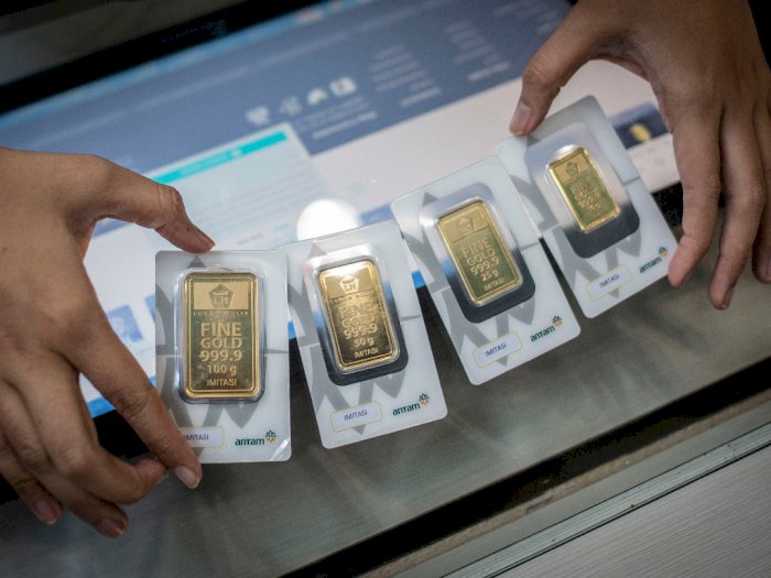 Awal Pekan, Harga Emas Antam Malah Turun Rp10.000 per Gram