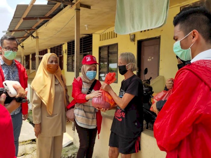 Corona, DPW PSI Sumut Bagi Sembako, Masker dan Semprot Desinfektan  