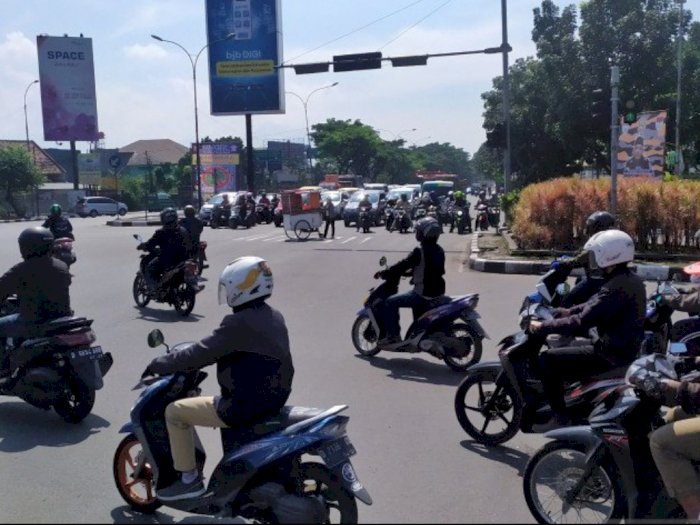 Hari Pertama PSBB, Lalu Lintas Kota Bandung Masih Ramai