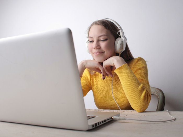 Mendengarkan Musik yang Tepat saat Belajar Dapat Meningkatkan Kemampuan Otak