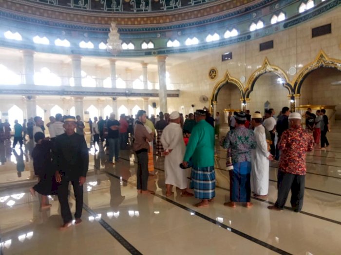 Sejumlah Warga di Kota Baubau Tolak Penutupan Masjid Agung
