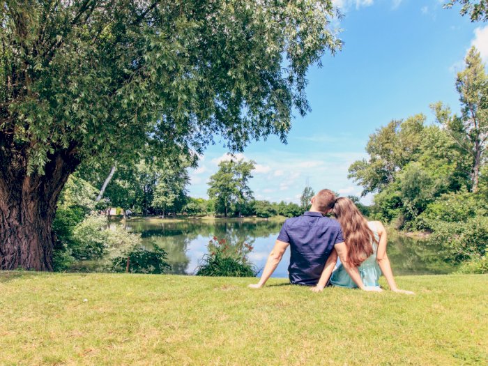 Di Tengah Lockdown, Pasangan Ini Malah 'Mantap- Mantap' di Taman Kota London