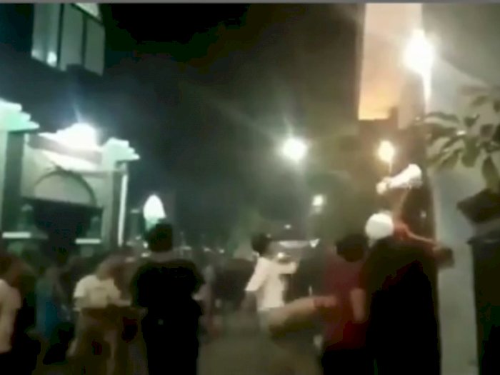 Viral Video Warga Anarki Ngamuk Akibat Dilaporkan ke Anies Gelar Sholat Tarawih di Masjid