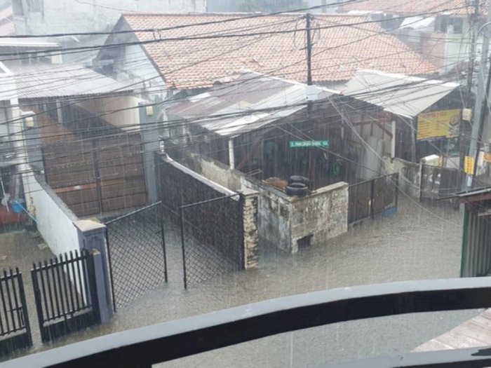 Jakarta Banjir, 20 RW Terendam Air Hingga 90 Cm