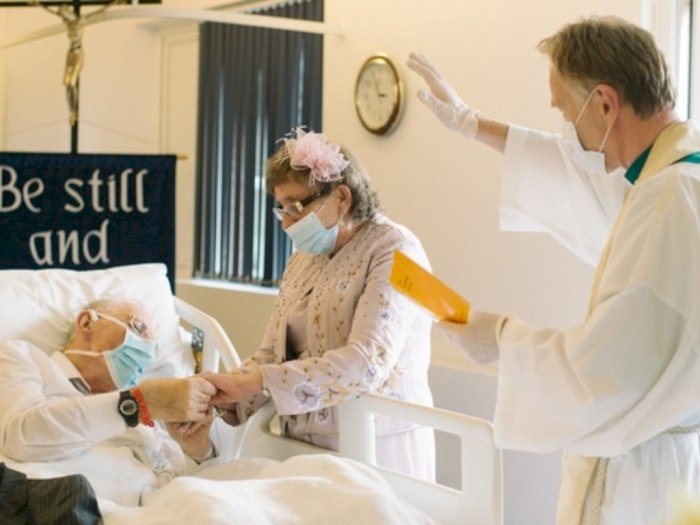 Pria 70 Tahun Menderita Kanker Tulang Akhirnya Menikah di Rumah Sakit