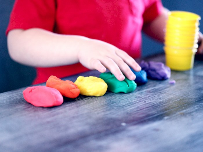 3 Rekomendasi Mainan Imajinatif Tepis Kebosanan Anak Selama di Rumah