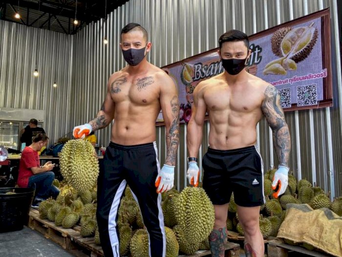 Banting Setir Cari Kebutuhan Sehari-hari, Para Instruktur Gym Ini Jualan Durian