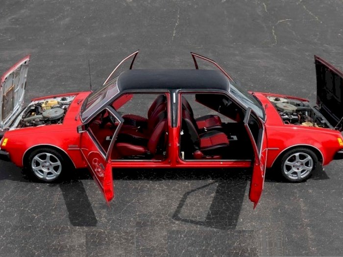Unik, Mobil 'Depan Bisa Belakang Bisa' dari Sedan Dodge Lawas