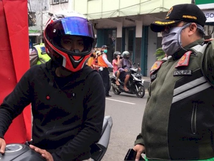 Warga Sukabumi yang Tak Pakai Masker akan Diberikan Sanksi Push Up dan Baca Doa