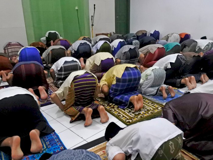 Kronologi Jemaah Mushalla Baitul Muslimin Terpapar COVID-19 dari Imam Salat Tarawih