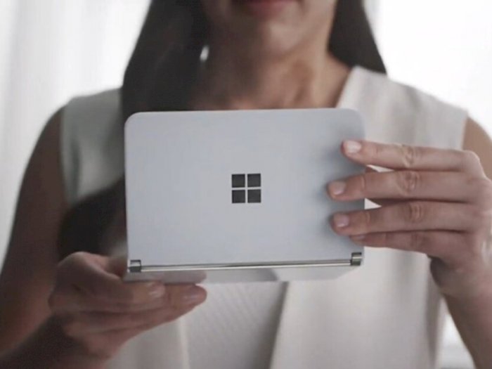Bocoran Spesifikasi Smartphone 'Lipat' Microsoft Surface Duo Beredar!