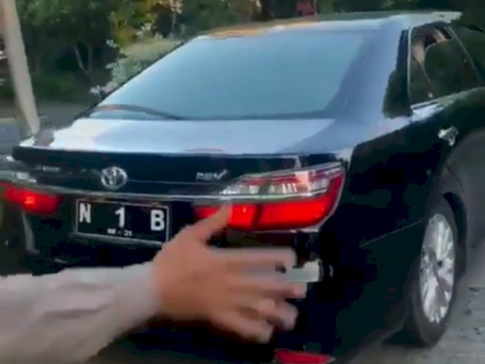 CEK FAKTA: Benarkah Plat Mobil Camry Milik Habib Umar Assegaf Palsu?