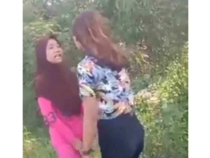 Viral Video Remaja Cewek Dibully, Dipukul hingga Ditendang