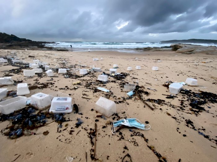 Penyebab Pantai Australia Dipenuhi Sampah Masker