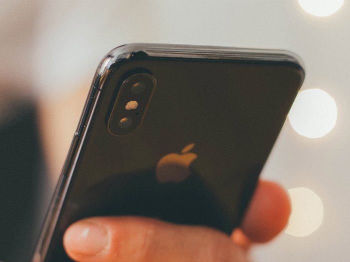 iPhone X Miliknya Diretas Oleh Hacker, Keluarga Escobar Tuntut Apple!