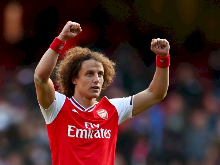 Berbatov: Tak Ada Gunanya Arsenal Pertahankan David Luiz