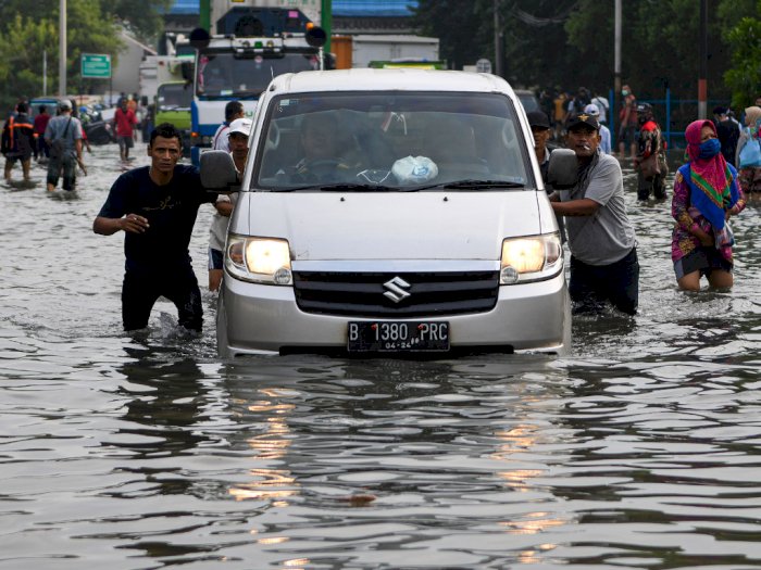 FOTO: Banjir Rob Rendam Kawasan Muara Baru Jakarta Utara