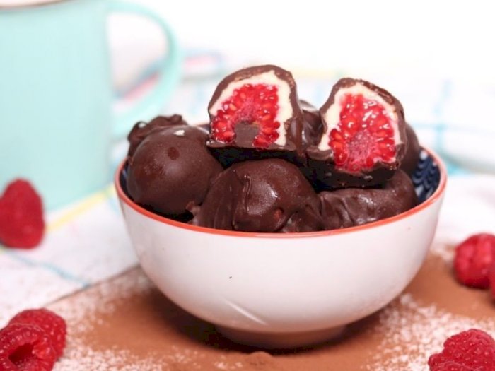 Bikin Camilan Strawberry Chocolate Truffle