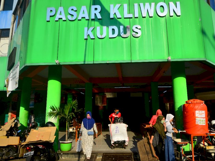 Di Tengah Corona, Presiden Jokowi Dinilai Lebih Perhatian ke Mal Daripada Pasar
