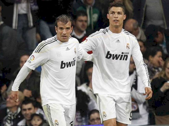 Van der Vaart Kenang Momen Saat Bikin Ronaldo Kesal