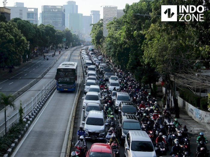 FOTO: Jakarta Kembali Macet di Masa PSBB Transisi