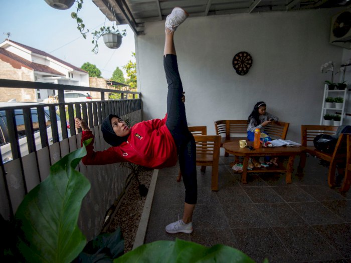 FOTO: Intip Latihan Atlet Cantik Defia Rosmaniar di Tengah Pandemi