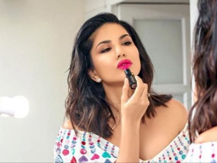 Cerita Sunny Leone dari Mantan Bintang Porno Kini Jualan Lipstick