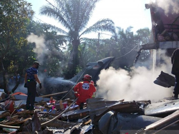 Pesawat Tempur Jenis BAE Hawk 209 Jatuh di Riau, Pilot Lontarkan Diri dari Pesawat