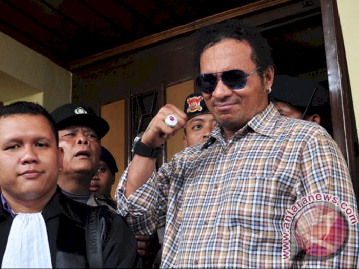 Polisi Sita Parang, Tombak, Golok hingga Bambu Runcing di Markas John Kei