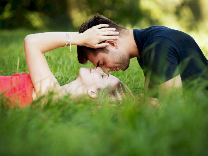 50 Kata-kata Mutiara Cinta Romantis untuk Eskpresikan Rasa Cintamu