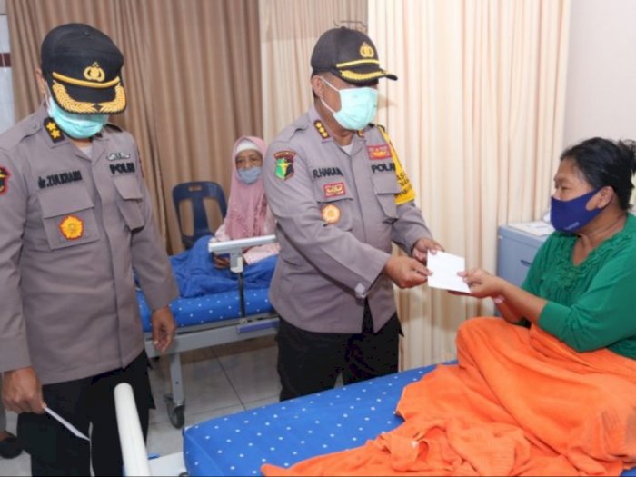 Polda Sumut Bantu Pasien Tumor Dalam Rangka HUT Bhayangkara 