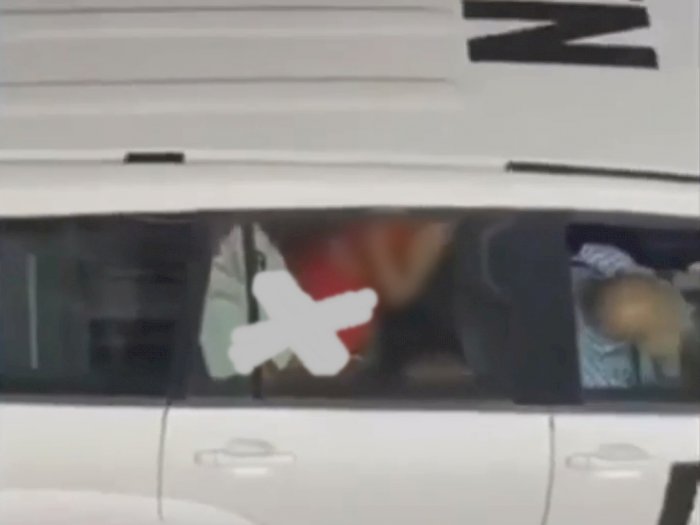 Viral Staf PBB Bercinta di Dalam Mobil Bergoyang dengan Wanita Bergaun Merah di Israel