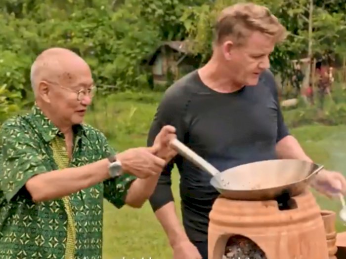 Viral William Wongso 'Ajari' Gordon Ramsay Masak Rendang di Padang, Dianggap Tak Pantas