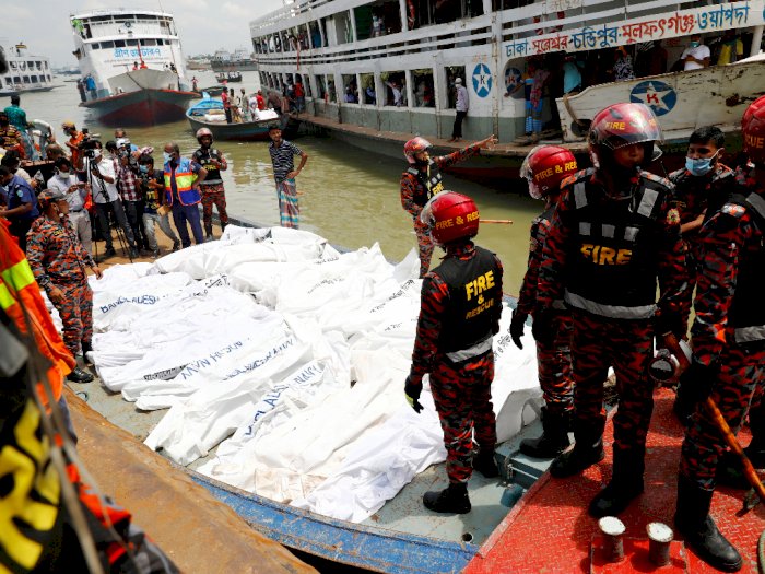 FOTO: Insiden Kapal Feri Tenggelam di Bangladesh, 32 Orang Tewas