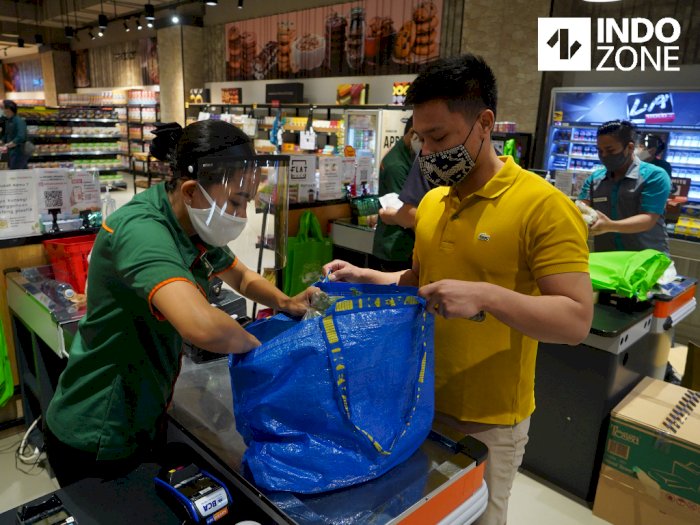 FOTO: Larangan Penggunaan Kantong Plastik Sekali Pakai di Jakarta