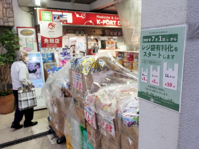FOTO: Jepang Mulai Terapkan Kantong Plastik Berbayar