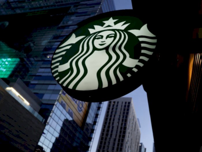 Dua Pegawai Starbucks yang Intip Payudara Lewat CCTV Diamankan Polisi 