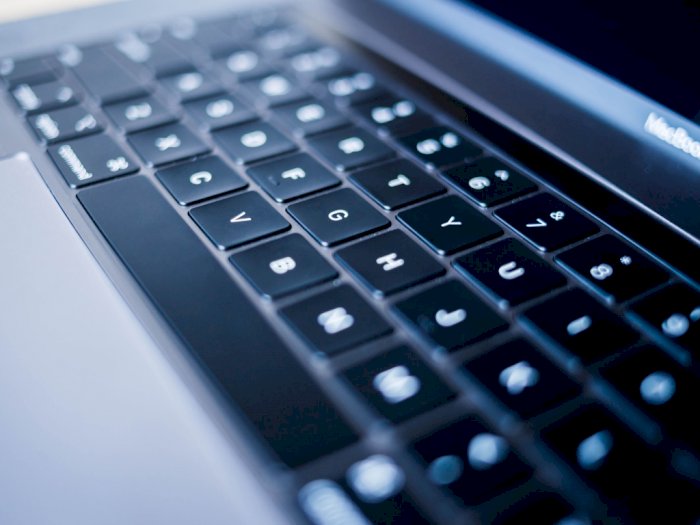 Apple Kabarnya Ingin Kembangkan Keyboard Berbahan Kaca, Netizen: Apple Bercanda?