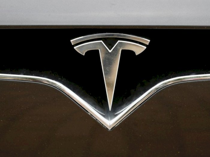 Identik dengan Mobil Mewah, Tesla Kini Jualan Celana Gemas