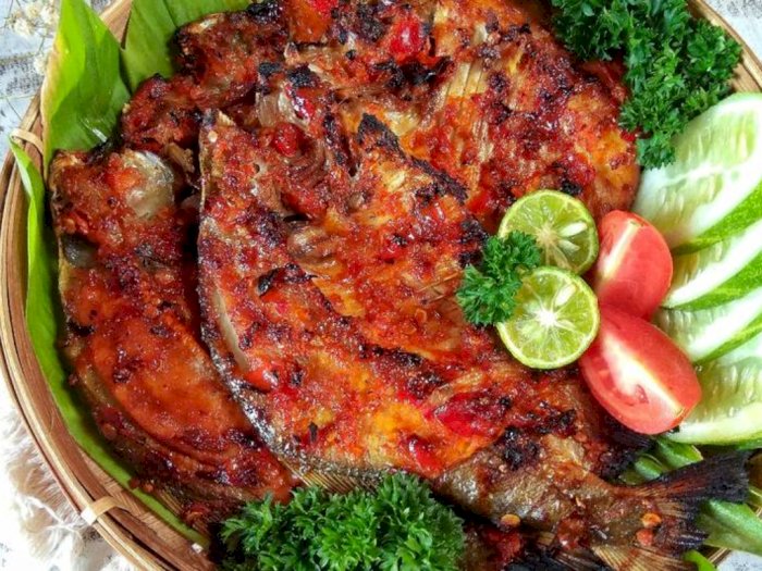 Kumpul Keluarga Masak Ikan Bawal Bakar Aja Begini Resepnya Indozone Id