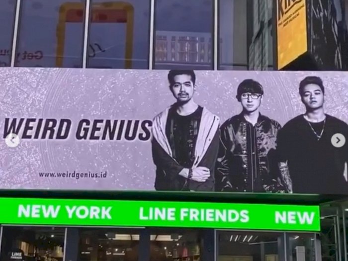 Baliho Weird Genius Muncul di Times Square New York, Ini Kata Pengamat Musik Bens Leo