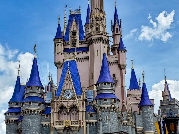 Wajah Baru Nan Segar Kastil Cinderella di Disney World