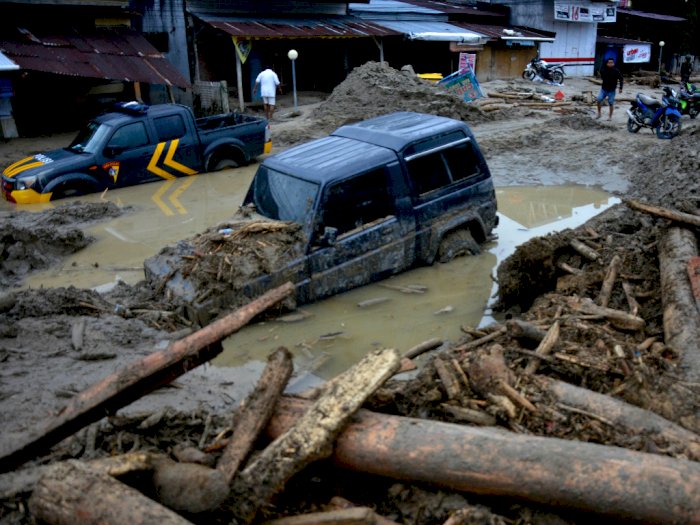 FOTO: Banjir Bandang di Masamba, 16 Orang Meninggal