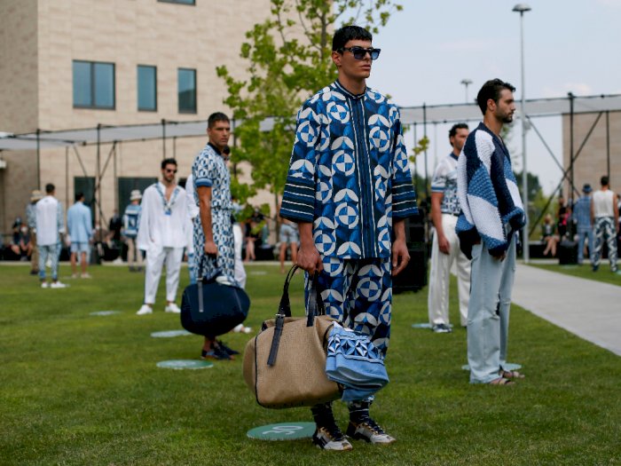 FOTO: Dolce & Gabbana Gelar Physical Catwalk di Era New Normal