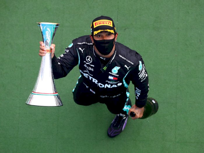 FOTO: Lewis Hamilton Juara F1 Grand Prix Hungaria