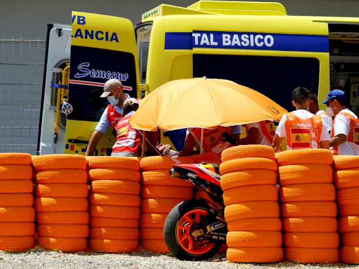 FOTO: Kecelakaan di MotoGP Spanyol, Marc Marquez Cedera Parah