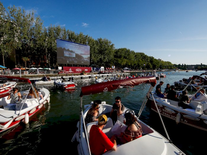 FOTO: Floating Cinema, Cara Unik Menonton Film di Tengah Pandemi