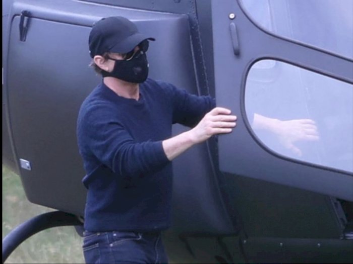 Sultan! Tom Cruise Menjajal Helikopter untuk Hadiri Jamuan Makan Siang